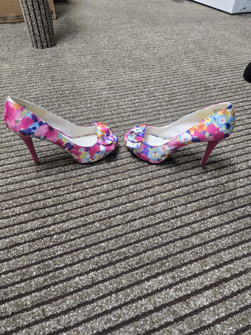 WOMENS FIONI Floral Knot Peep-Toe Pumps - Multicolor - Picture 5 of 6